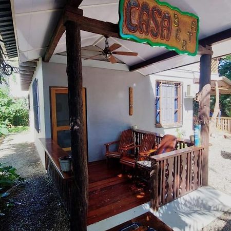 Puerto Viejo de TalamancaCasa Bertaアパートメント エクステリア 写真